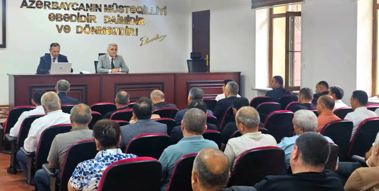 Şəmkirdə fermerlərlə növbəti görüş keçirilib