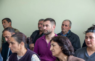 Ucqar dağ kəndlərimizdən olan Dağ Cəyirdə sakinlərimizlə səyyar qəbul keçirildi