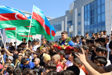 Avropa çempionatında bürünc medal qazanan idmançımız Şəmkirdə coşqu ilə qarşılanıb