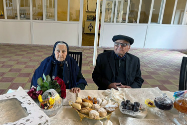 Ahıllar Günündə Şəmkirin ən yaşlı sakinlərindən olan İlyas və Kamran baba evlərində ziyarət olundu