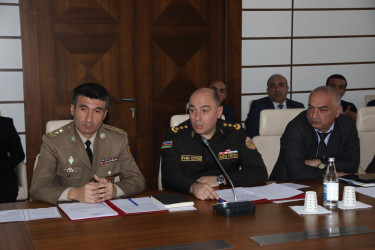 Fövqəladə halların qarşısının alınması və nəticələrinin aradan qaldırılması məsələləri müzakirə olunub.