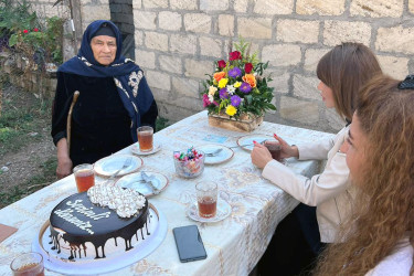 Ahıllar Günündə 112 yaşlı Ulduz nənə ziyarət olundu