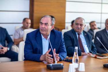 Şəmkirdə kənd təsərrüfatı sahəsində fəaliyyət göstərən sahibkarlarla görüş keçirilib