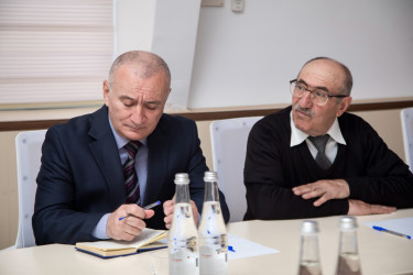 İcra başçısı İctimai Şuranın üzvləri ilə görüş keçirdi