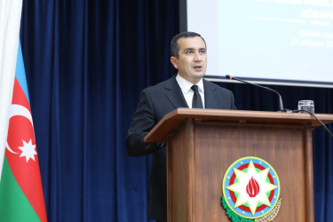Şəmkirdə Prezident İlham Əliyevin YAP-ın VIII Qurultayındakı nitqindən irəli gələn məsələlərlə bağlı müşavirə keçirildi.